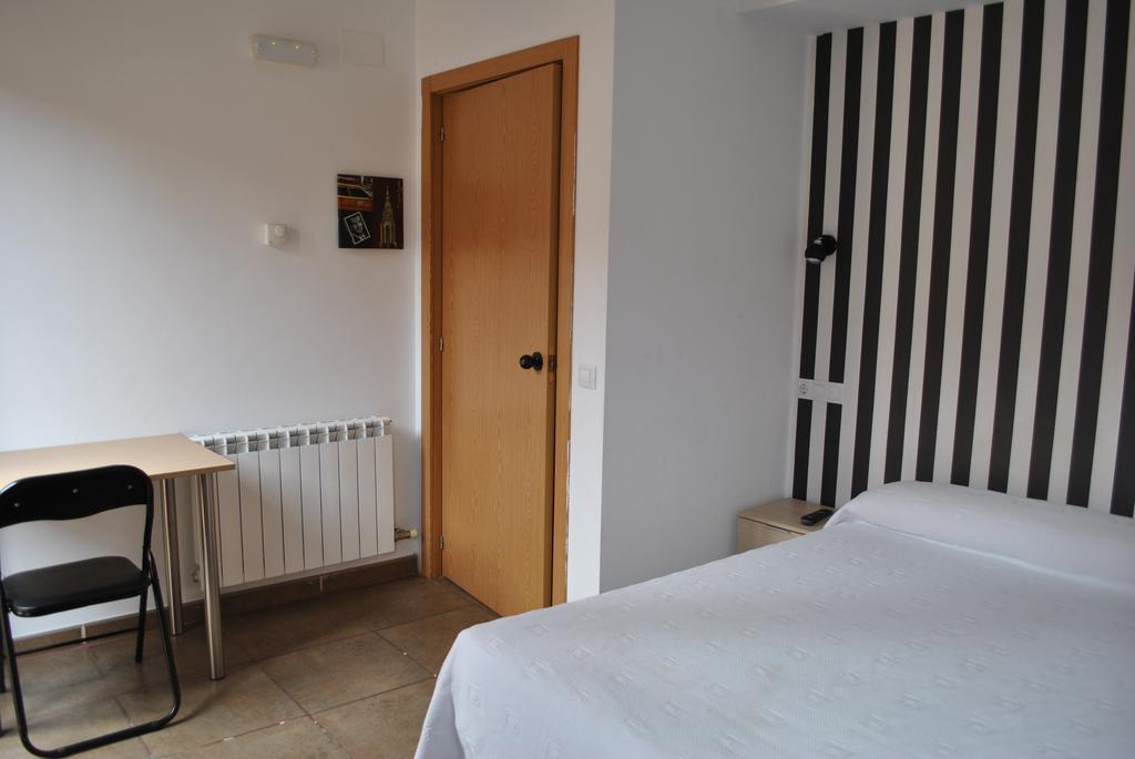 Hostal La Catedral Санто-Доминго-де-ла-Кальсада Экстерьер фото