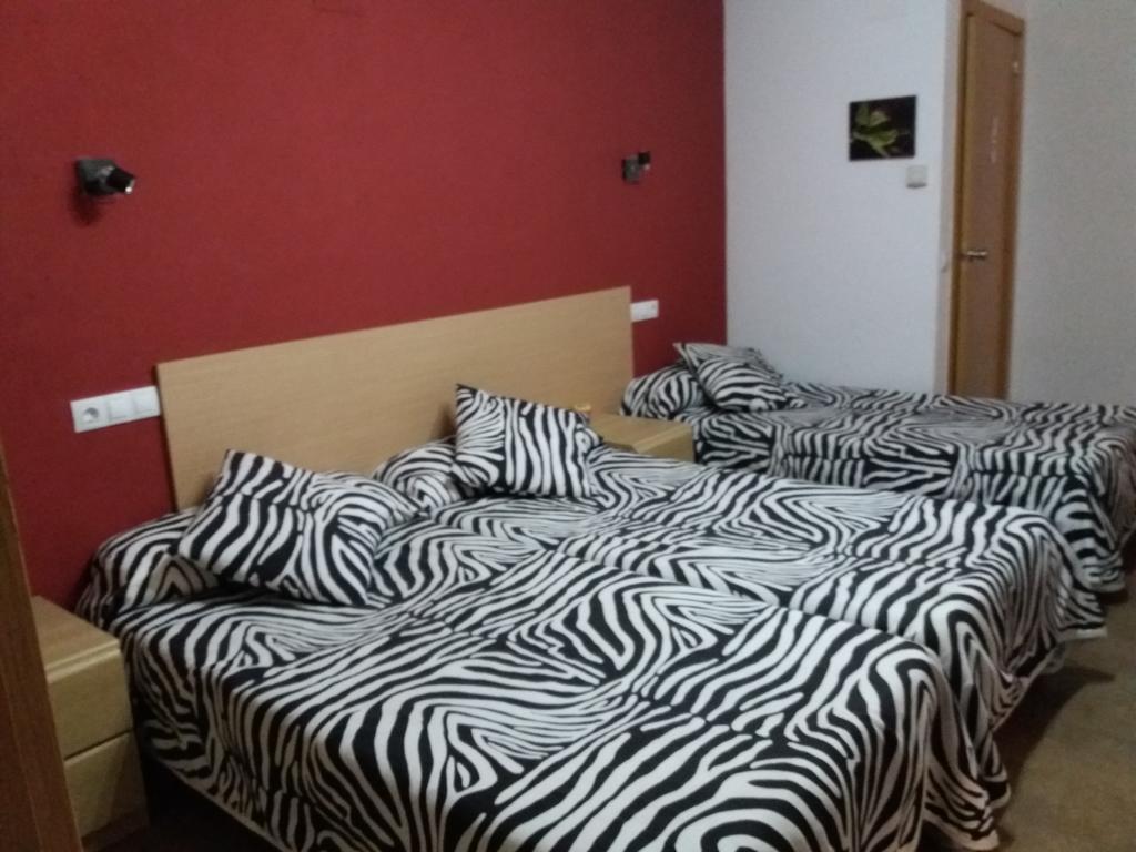 Hostal La Catedral Санто-Доминго-де-ла-Кальсада Экстерьер фото