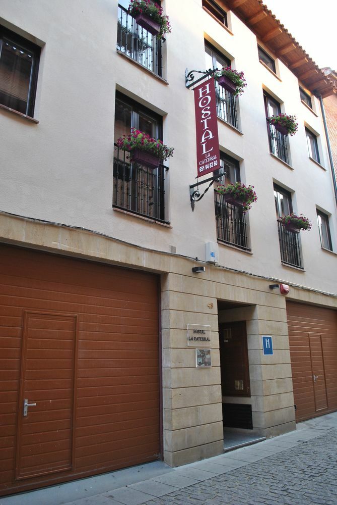 Hostal La Catedral Санто-Доминго-де-ла-Кальсада Экстерьер фото